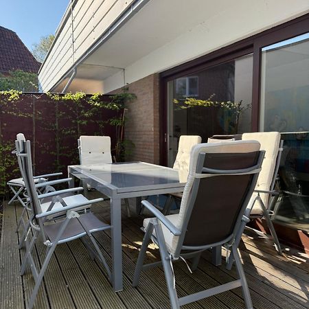 Grosses City-Ferienhaus Mit Terrasse, Grill Und Parkplatz F19 Oldenburg Exterior photo