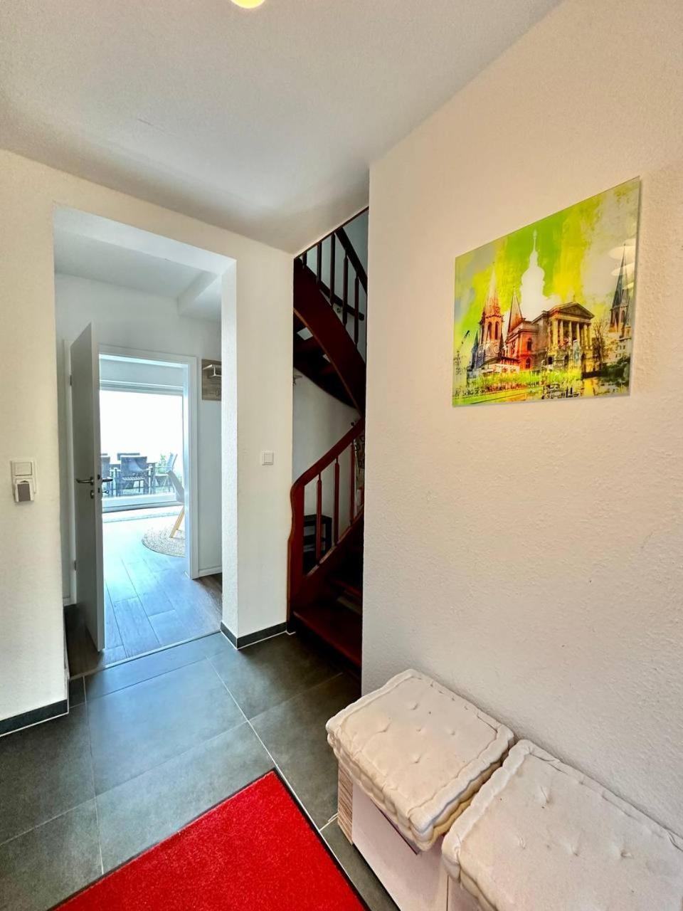 Grosses City-Ferienhaus Mit Terrasse, Grill Und Parkplatz F19 Oldenburg Exterior photo