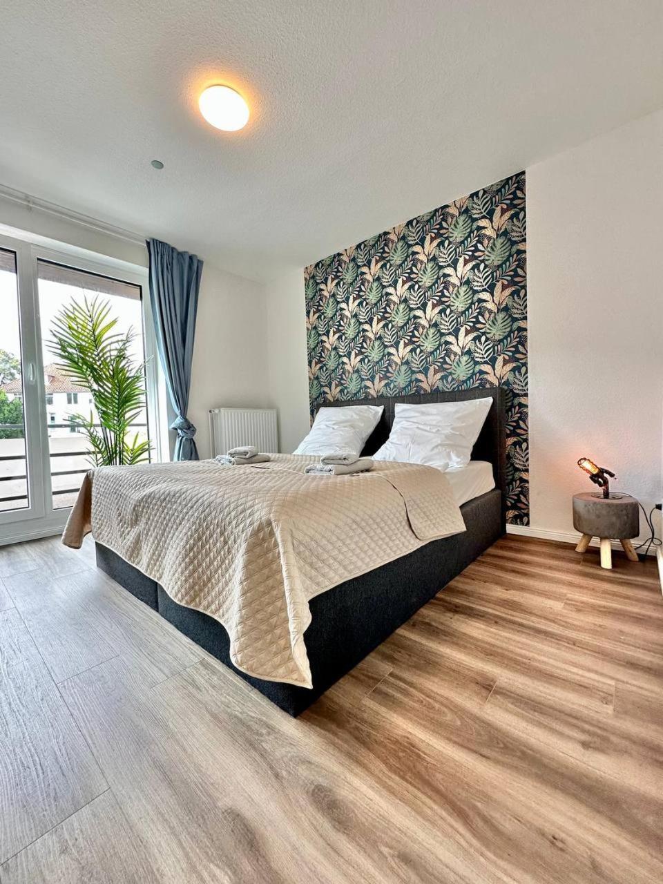 Grosses City-Ferienhaus Mit Terrasse, Grill Und Parkplatz F19 Oldenburg Exterior photo