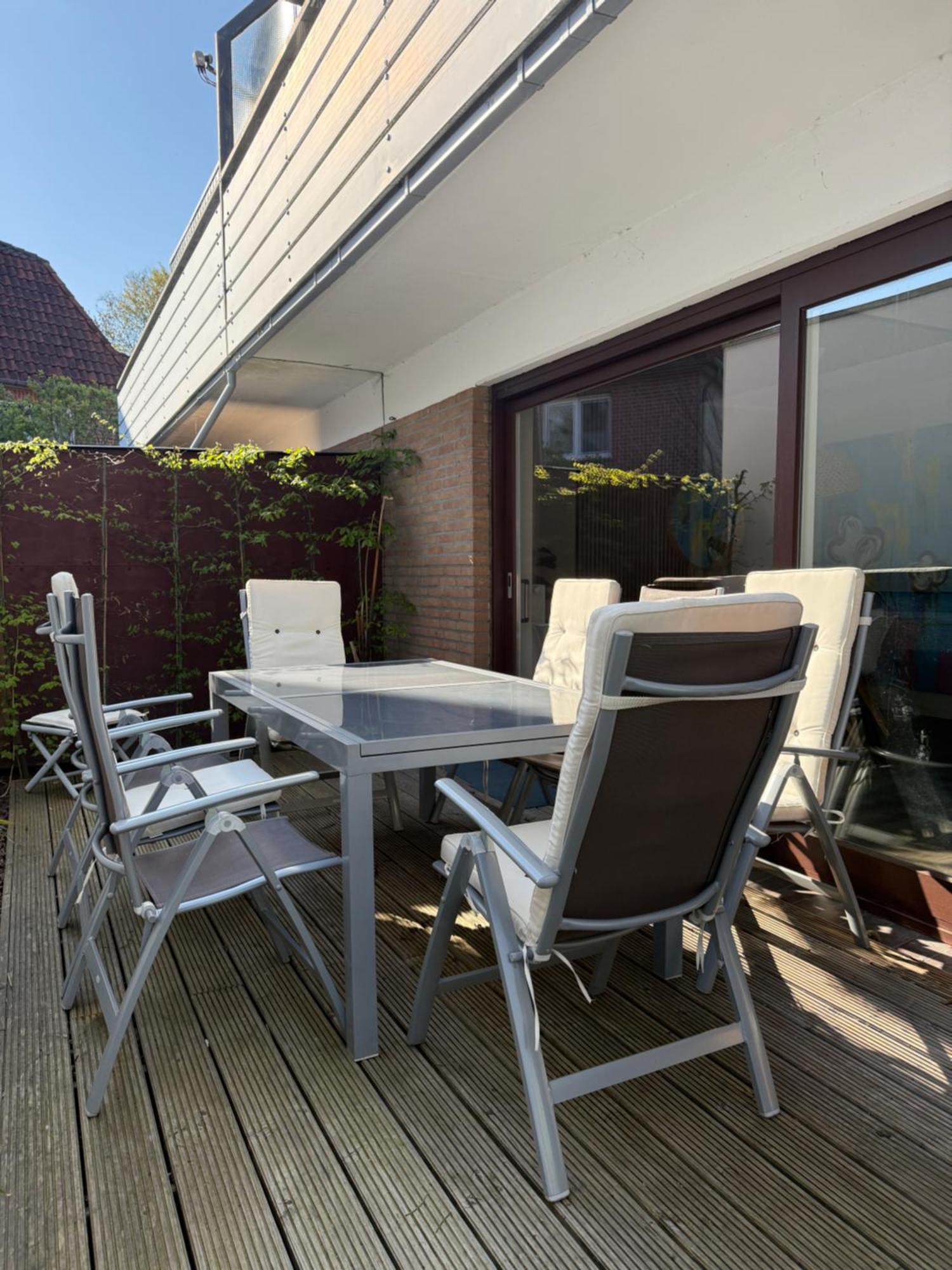Grosses City-Ferienhaus Mit Terrasse, Grill Und Parkplatz F19 Oldenburg Exterior photo